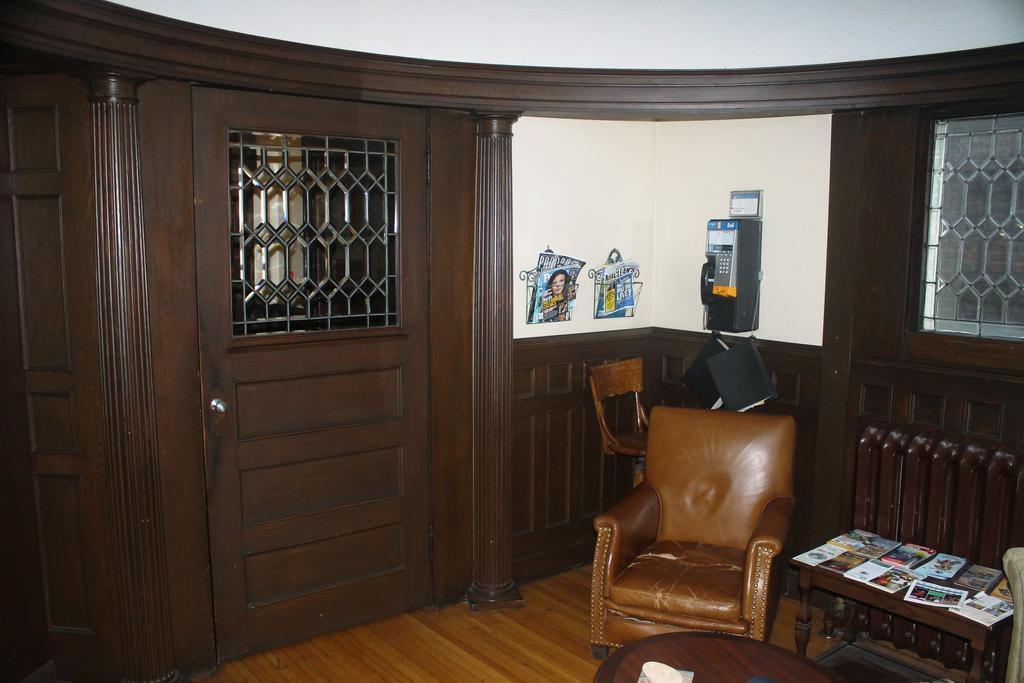 Havinn International Guest House Торонто Экстерьер фото