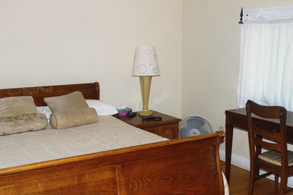 Havinn International Guest House Торонто Номер фото