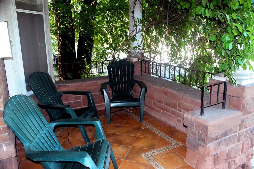 Havinn International Guest House Торонто Экстерьер фото